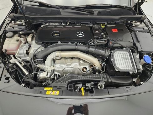 Used 2024 Mercedes-Benz CLA 250 4MATIC image 17
