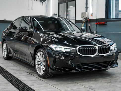 Used 2023 BMW 330e xDrive image 3