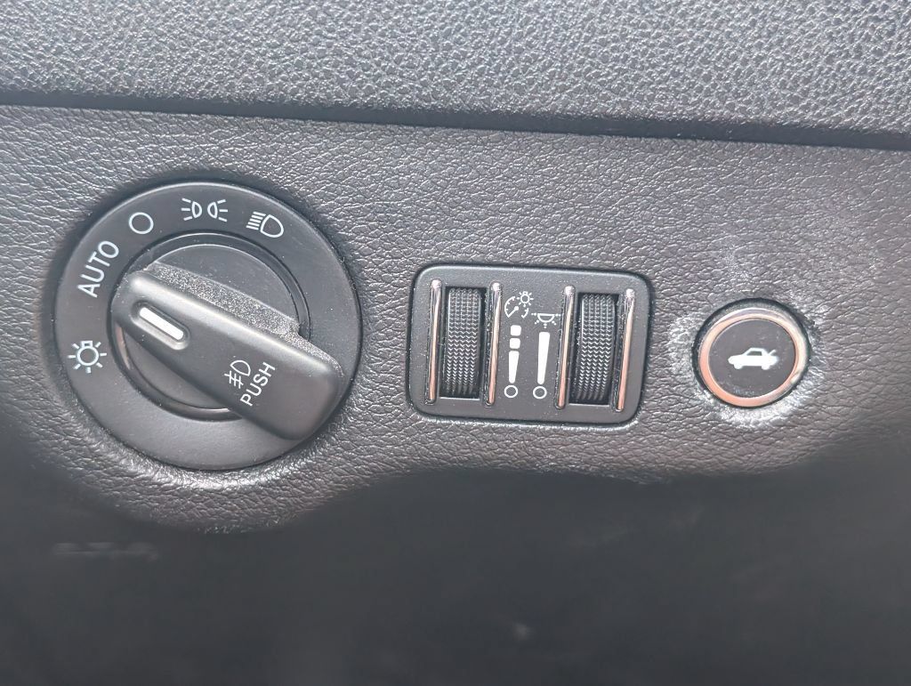 Used 2019 Dodge Charger GT RWD image 10