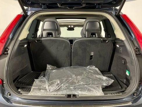Certified 2024 Volvo XC90 B6 Plus image 33