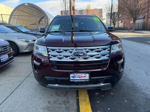 Used 2019 Ford Explorer XLT image 4