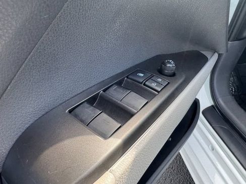 Used 2021 Toyota Camry SE FWD image 20