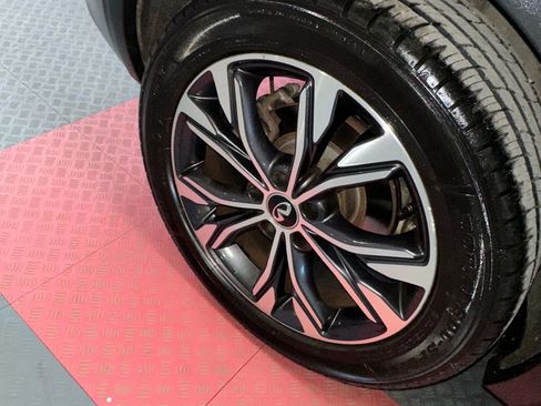 Used 2017 INFINITI QX30 Premium w/ Navigation Package image 46