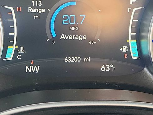 Used 2023 Chrysler Pacifica Touring-L FWD image 19
