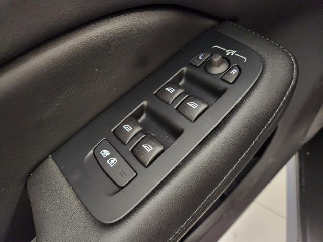 Certified 2026 Volvo V60 B5 Cross Country Plus w/ Protection Package Premier AWD/4WD image 22