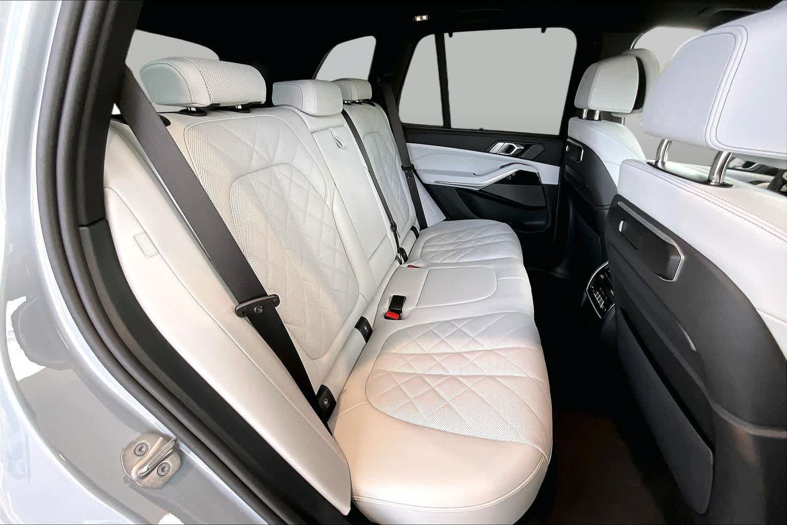 Used 2026 BMW X5 M60i AWD/4WD image 21