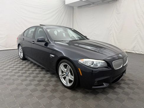 Used 2011 BMW 550i xDrive Sedan AWD/4WD image 4