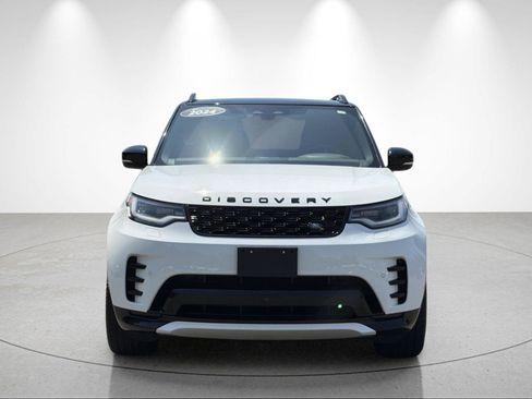 Used 2024 Land Rover Discovery Dynamic SE AWD/4WD image 8