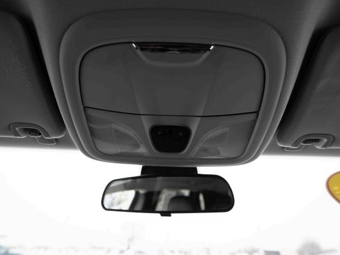 Used 2019 Jeep Cherokee Latitude Plus w/ Cold Weather Group image 18