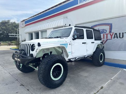 Used 2018 Jeep Wrangler Unlimited Rubicon AWD/4WD image 16