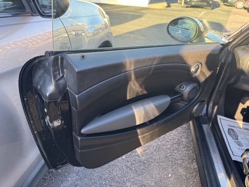 Used 2011 MINI Cooper Convertible image 8