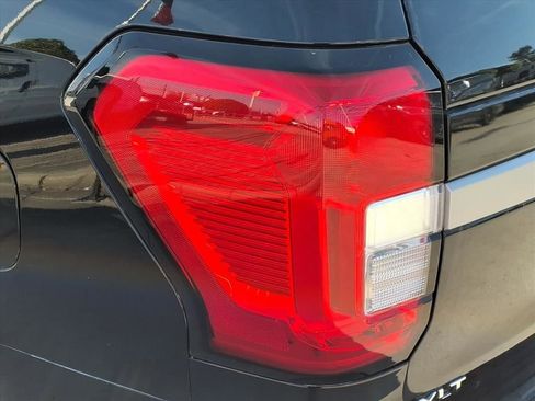 Used 2022 Ford Expedition Max XLT image 8