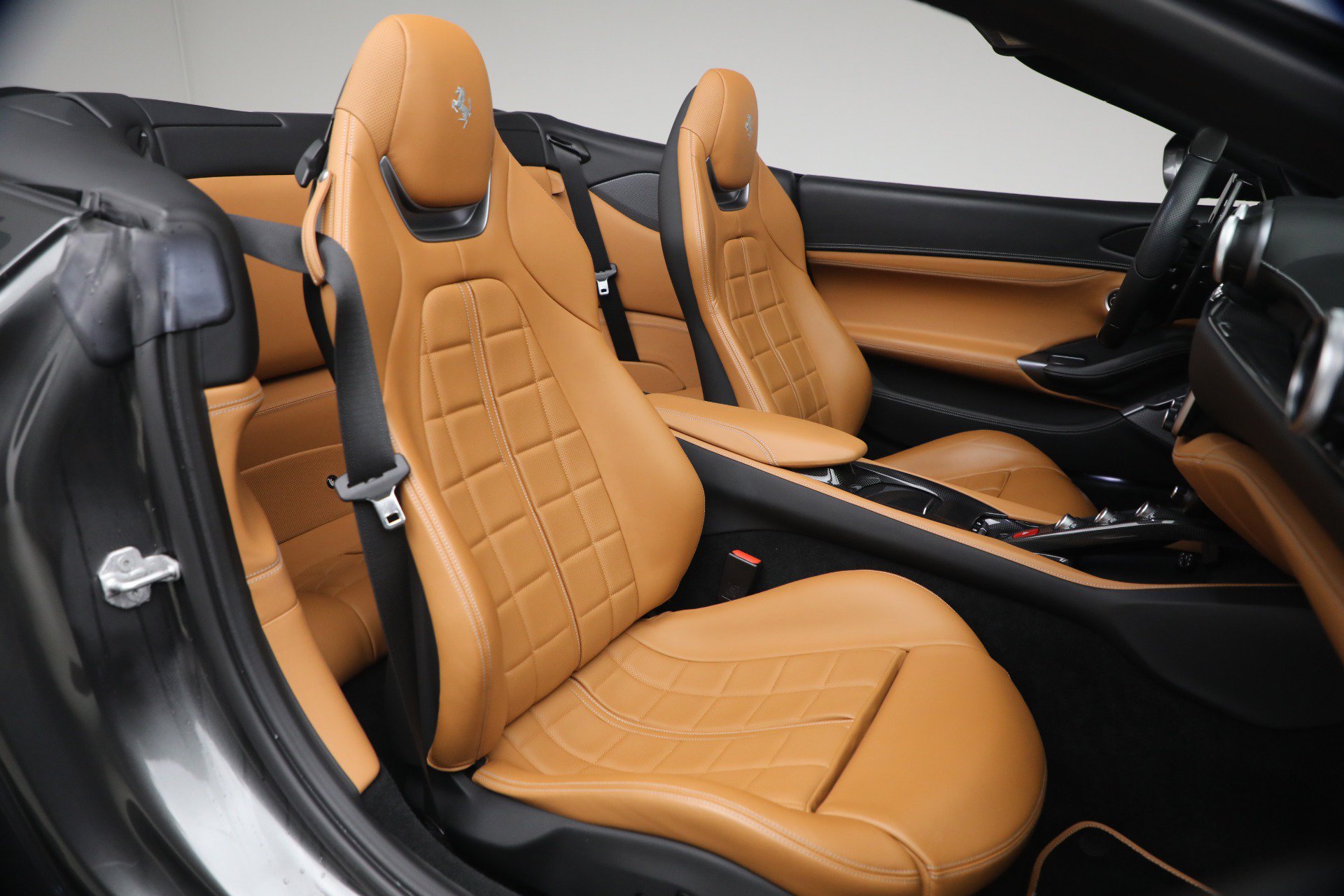 Certified 2019 Ferrari Portofino RWD image 20