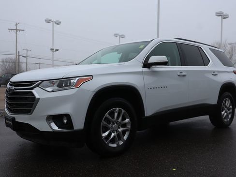 Used 2020 Chevrolet Traverse LT image 8