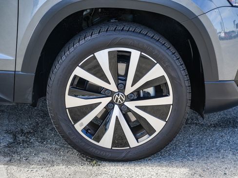 Used 2023 Volkswagen Taos SE image 12