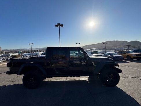 Used 2020 Jeep Gladiator Mojave w/ Cold Weather Group image 6