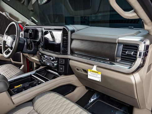 Used 2026 Ford F250 Platinum w/ Platinum Plus Package image 18