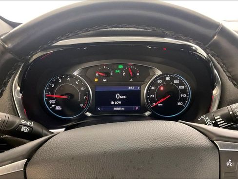 Used 2023 Chevrolet Traverse LT FWD image 27