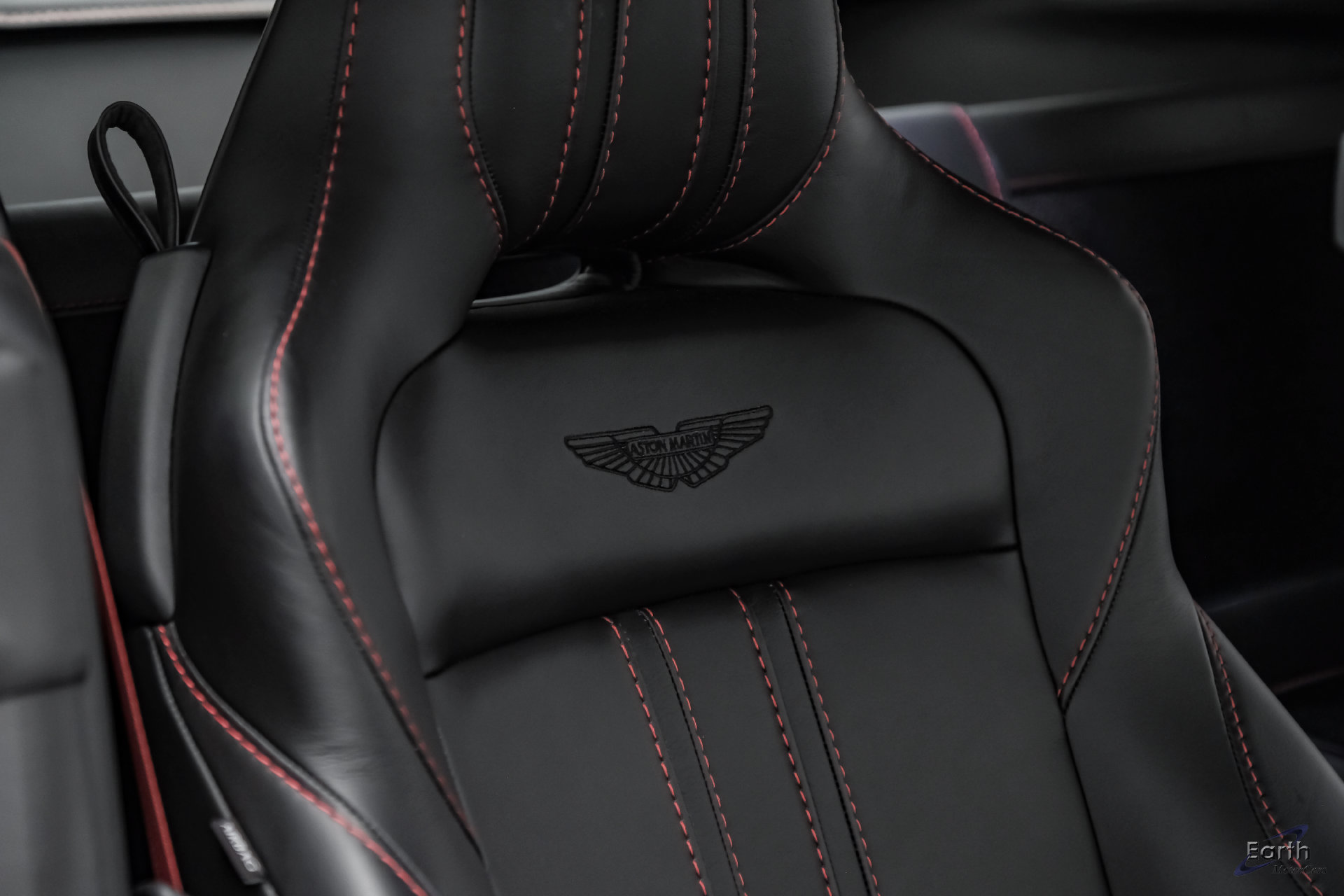 Used 2019 Aston Martin V8 Vantage Coupe RWD image 53