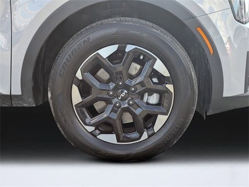 Used 2024 Kia Sorento S image 11
