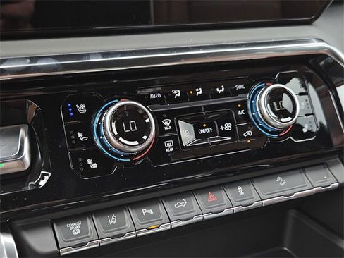 New 2025 GMC Sierra 2500 Denali Ultimate image 13