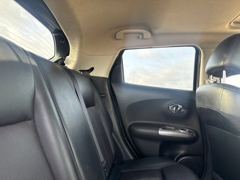 Used 2011 Nissan Juke SL FWD image 30