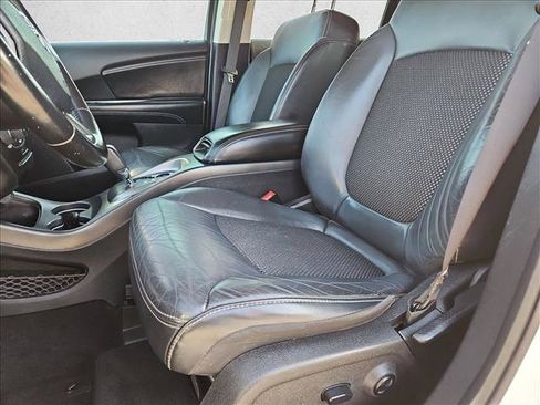 Used 2019 Dodge Journey Crossroad FWD image 14