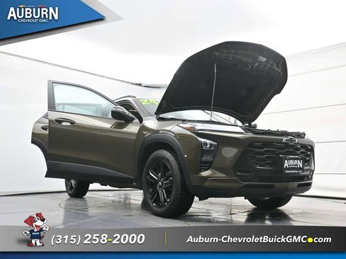 Used 2024 Chevrolet Trax ACTIV FWD image 33