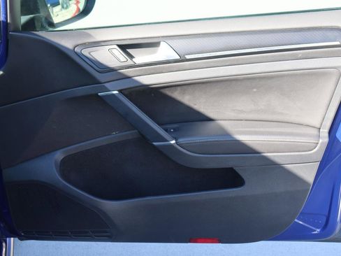 Used 2019 Volkswagen Golf 4-Door image 10