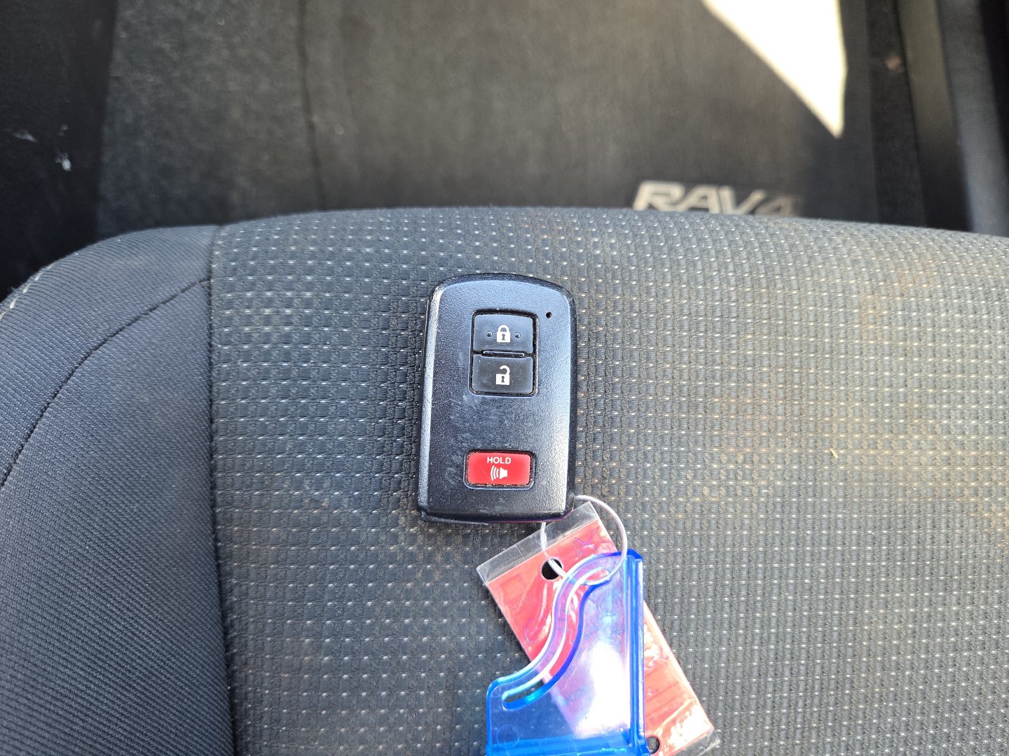 Used 2018 Toyota RAV4 XLE w/ Plus Extra Value Package FWD image 31