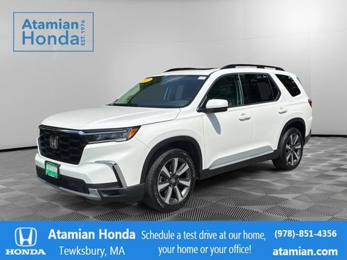 Certified 2025 Honda Pilot Touring image 1