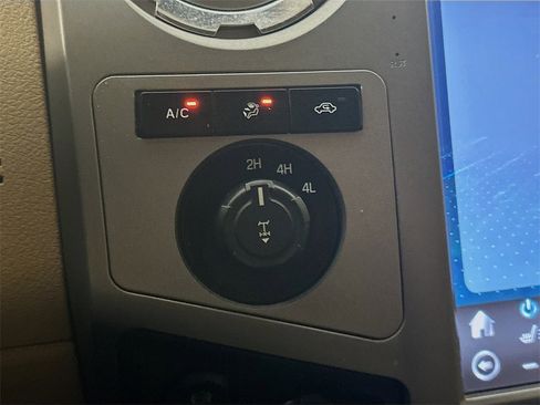 Used 2015 Ford F250 XLT w/ XLT Value Package image 20