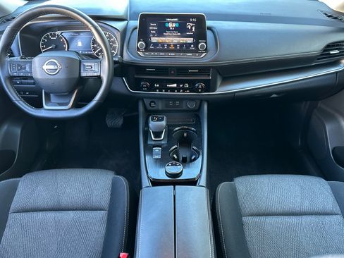 Used 2025 Nissan Rogue SV AWD/4WD image 14