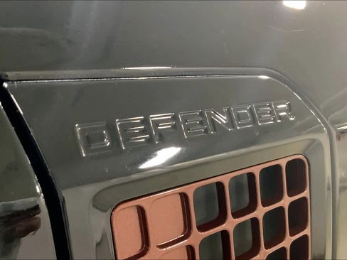 Used 2021 Land Rover Defender 110 image 9