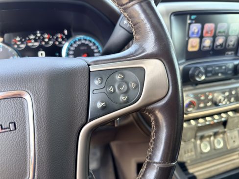 Used 2019 GMC Sierra 2500 Denali w/ Duramax Plus Package AWD/4WD image 18