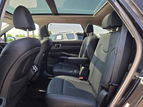 Used 2025 Kia Sorento EX w/ EX Panoramic Sunroof Package AWD/4WD image 17