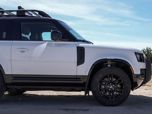 Used 2023 Land Rover Defender 90 X-Dynamic SE image 11