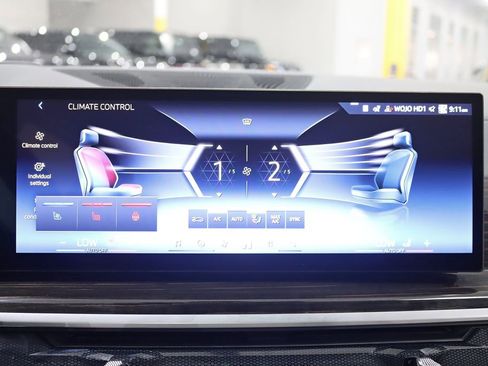 Used 2024 BMW X7 xDrive40i AWD/4WD image 23