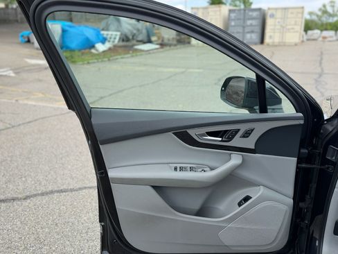 Used 2019 Audi Q7 2.0T Premium w/ Cold Weather Package AWD/4WD image 16