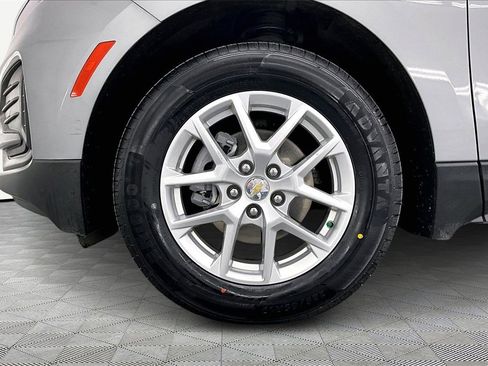 Used 2024 Chevrolet Equinox LS w/ LS Convenience Package image 9