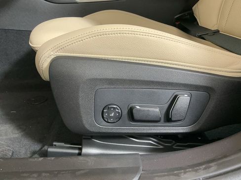 New 2026 BMW 330i Sedan w/ Premium Package image 22