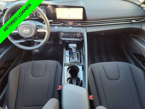 New 2025 Hyundai Elantra SEL image 25