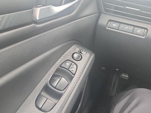Used 2025 Nissan Altima 2.5 SV FWD image 12