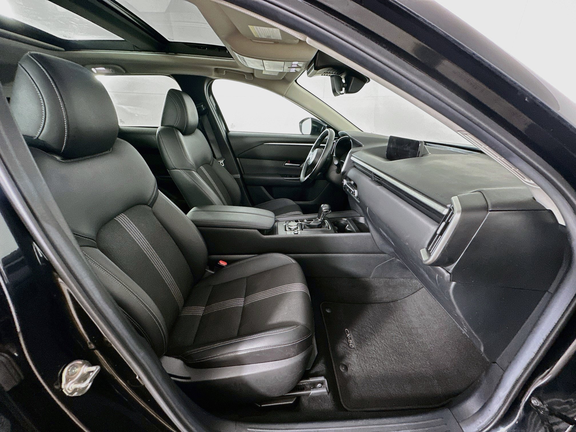 Used 2025 MAZDA CX-50 AWD 2.5 S w/ Premium Package image 32