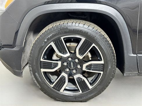 Used 2019 GMC Acadia SLT w/ Black Edition image 31