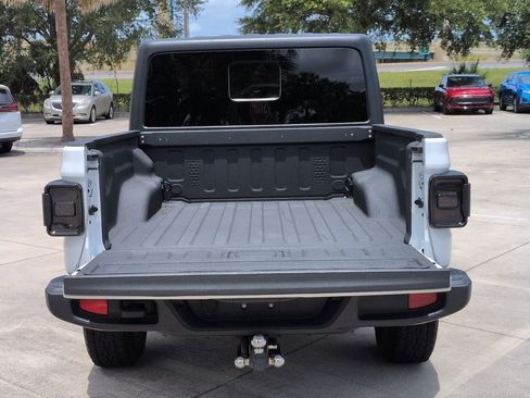 Used 2024 Jeep Gladiator Sport AWD/4WD image 23