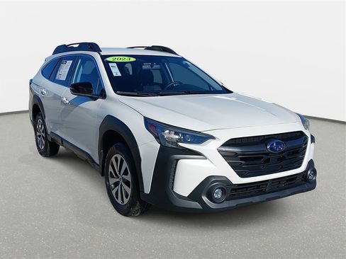 Used 2023 Subaru Outback Premium image 3