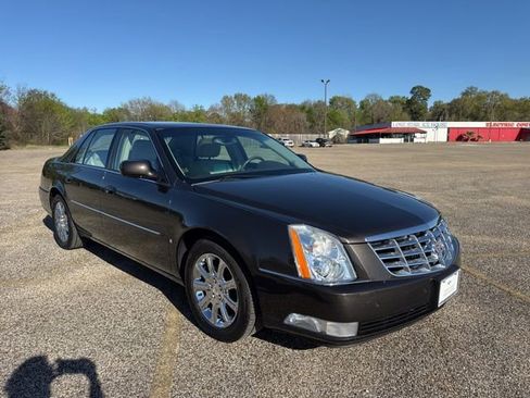 Used 2008 Cadillac DTS w/ Sun And Sound Package image 11