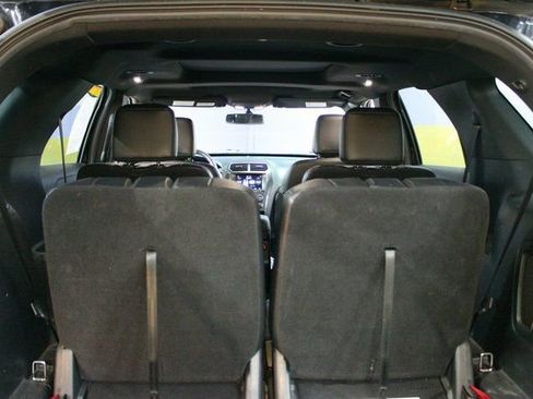 Used 2019 Ford Explorer XLT w/ XLT Sport Appearance Package image 17