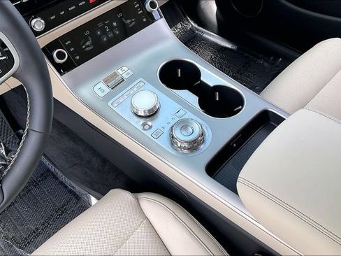 Certified 2026 Genesis GV70 2.5T AWD/4WD image 17